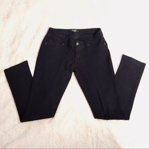 Black stretchy ankle jeggings